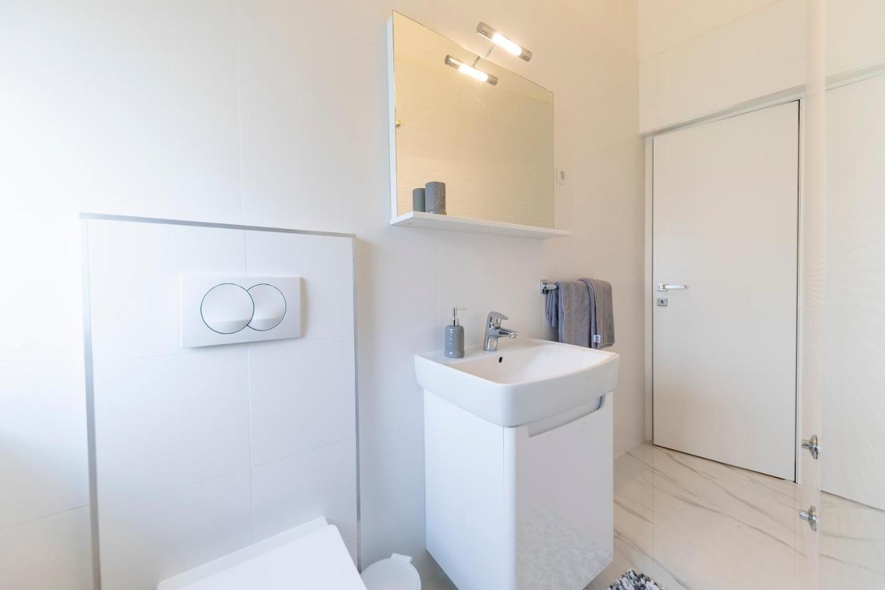 Apartments Ines Murter Exterior foto