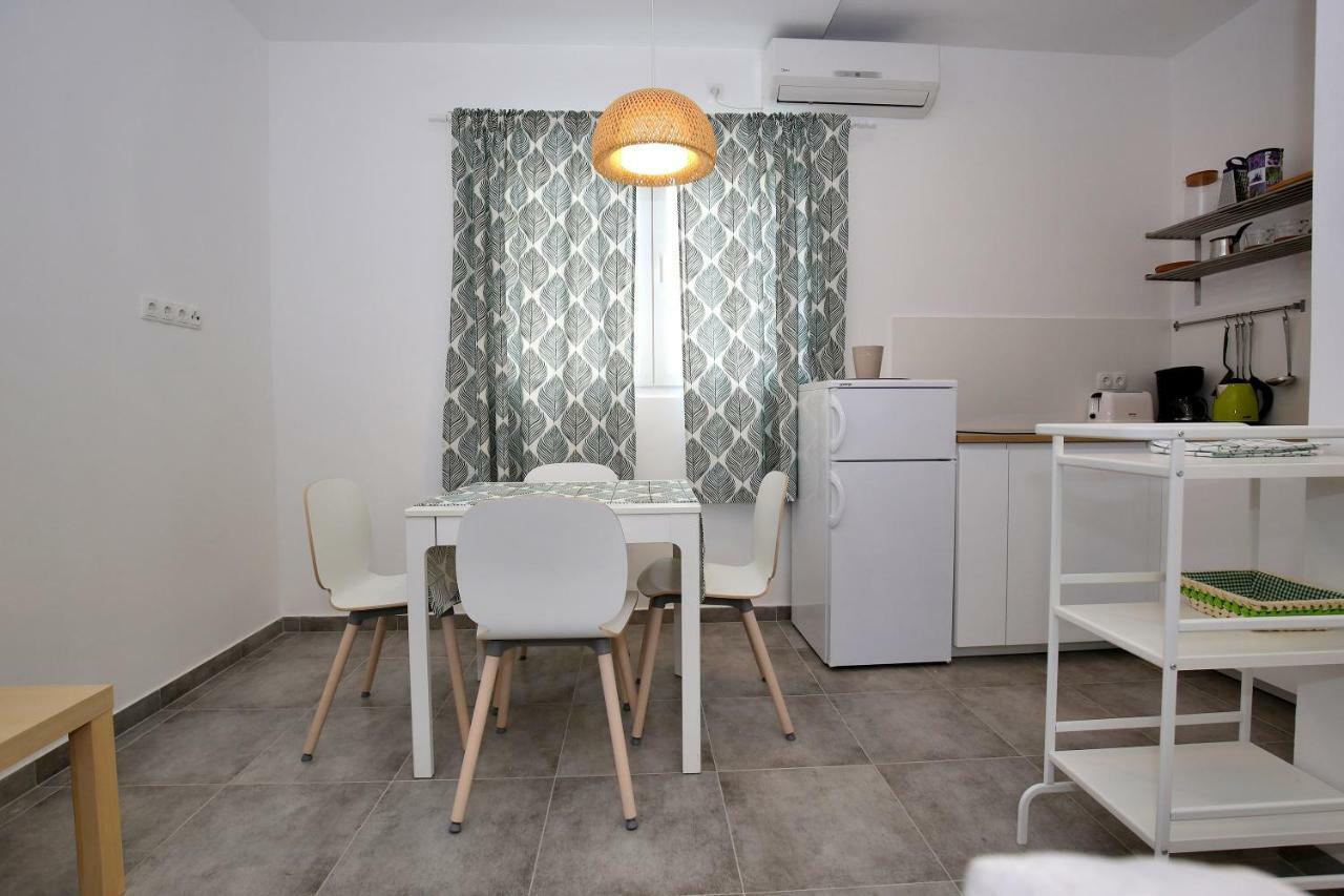 Apartments Ines Murter Exterior foto