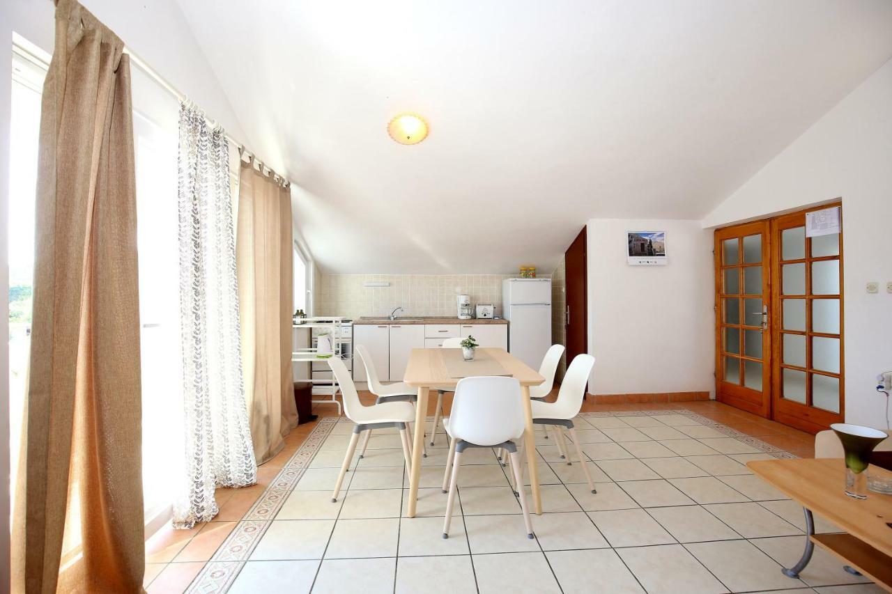 Apartments Ines Murter Exterior foto