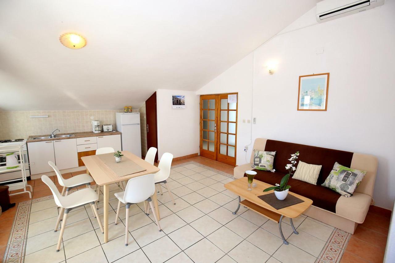 Apartments Ines Murter Exterior foto
